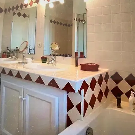 Superbe Avec Piscine Aux Portes De St Tropez Вилла